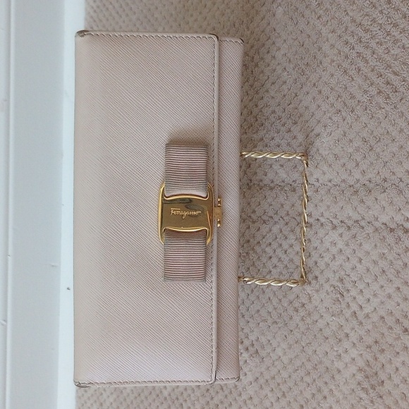 Salvatore Ferragamo Handbags - SALVATORE FERRAGAMO VARA BOW LONG  WALLET Some wear on corners. Project Wallet.